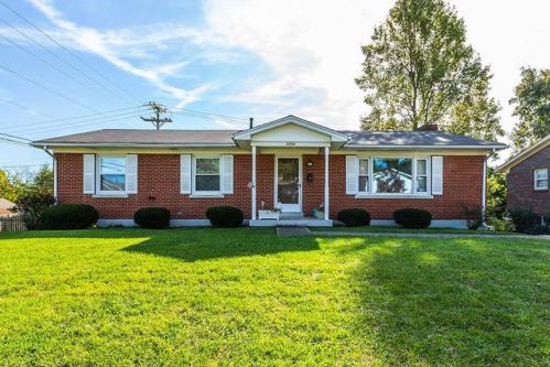 2204 Azalea Dr, Lexington, KY 40504-3202