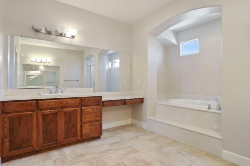 10881 St Moritz Cir, Stockton CA  95209-4357 exterior