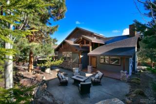 3166 Colonial Dr, Bend, OR 97701-5518