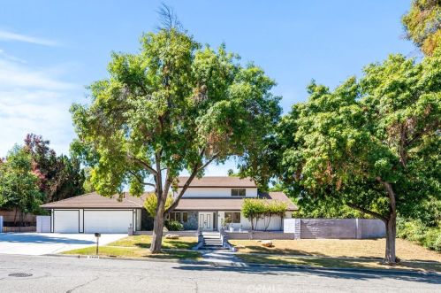 2690 Horace St, Riverside, CA 92506-5116