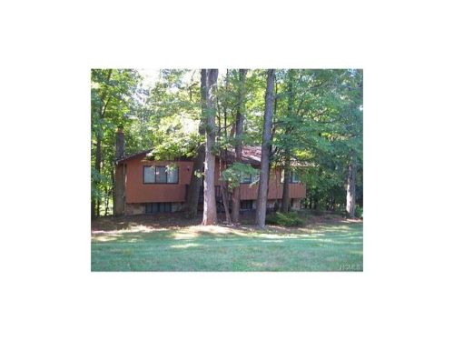 19 Kings Point Ln, Washingtonville, NY 10992-2026