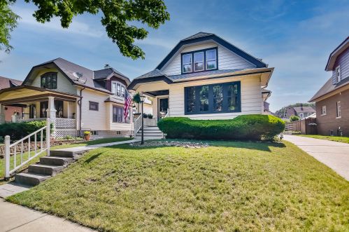 1728 30th St, Milwaukee, WI 53215-2124