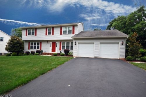 47 Aberdeen Cir, Flemington, NJ 08822-1898