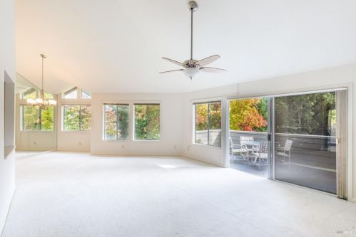 2086 Stonefield Ln, Santa Rosa, CA 95403-0951