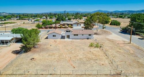 910 Hanson Ln, Ramona, CA 92065-3439