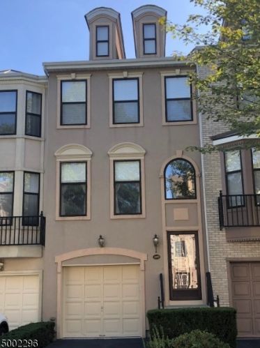 449 Hartford Dr, Nutley, NJ 07110-3942