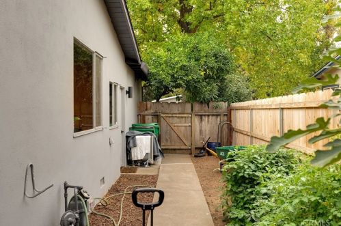 18 Dean Way, Chico CA  95926-2414 exterior