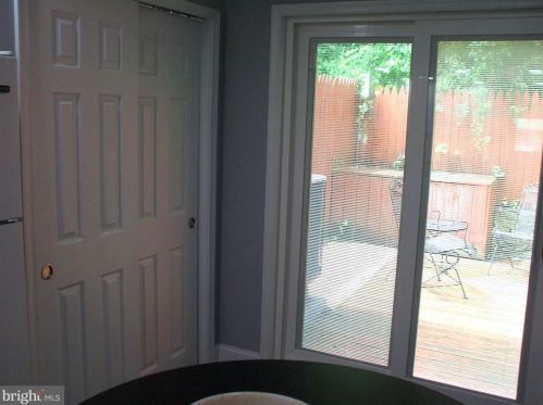 87 Park Vallei Ln, Chester PA  19015-3323 exterior