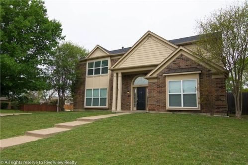 2101 Clearwater Trl, Carrollton, TX 75010-4137