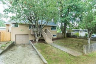 14320 19th Ave, Seattle WA  98122-2853 exterior