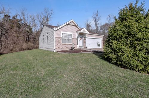 33 Wooded Ridge Dr, Amelia, OH 45102-1795