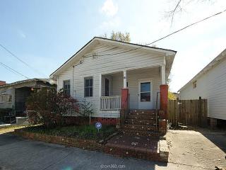 29 Moultrie St, Charleston, SC 29403-4103