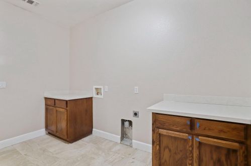 10881 St Moritz Cir, Stockton CA  95209-4357 exterior