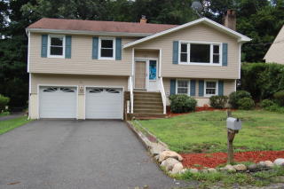 76 Manito Ave, Oakland, NJ 07436-3730