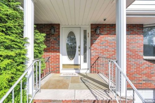 41 Ash St, Englewood, NJ 07632-1522