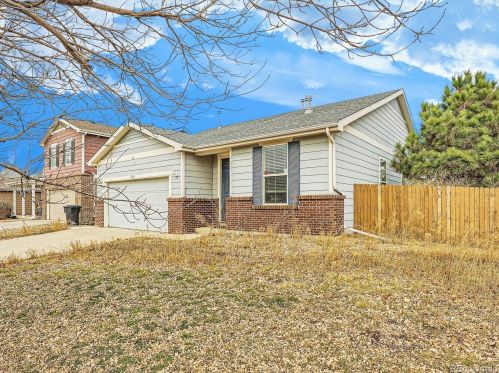 5578 Jasper St, Denver, CO 80239-7042