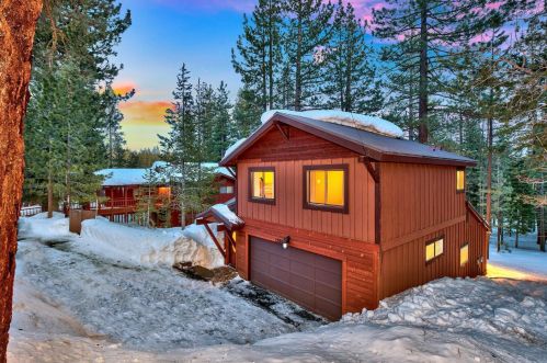 12966 Hansel Ave, Truckee, CA 96161-6078