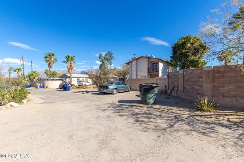 139 Roger Rd, Tucson, AZ 85705-2825