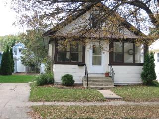 30 Dixon St, Madison, WI 53704-5103