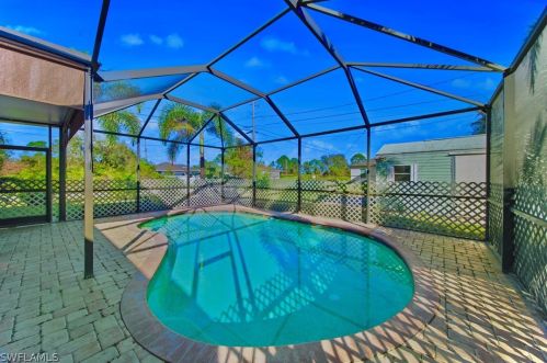 2820 38th St, Lehigh Acres, FL 33976-4522