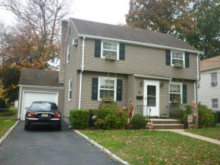 89 Henshaw Ave, Springfield, NJ 07081-2209