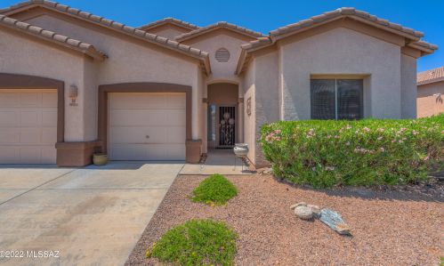 60944 Eagle Heights Dr, Tucson, AZ 85739-1982