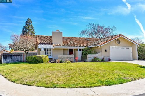 551 Kahrs Ave, Concord, CA 94523-2850
