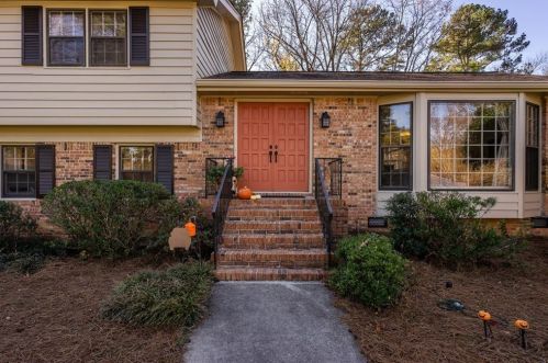 1519 Carnaby Ct, Atlanta GA  30338-3826 exterior