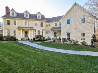 3791 Congress St, Fairfield, CT 06824-2077
