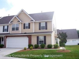 300 Mourning Dove Ter, Greensboro NC  27409-9129 exterior