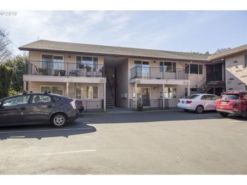 2032 Clackamas St, Portland OR  97232-1655 exterior