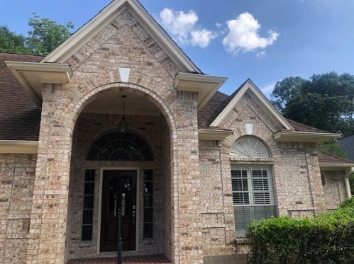135 Lakeside Dr, Conroe, TX 77306-6528
