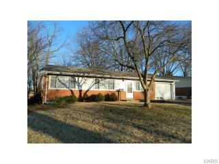 820 Paddock Dr, Florissant MO  63033-3517 exterior