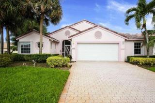 2514 Egret Lake Dr, West Palm Beach, FL 33413-2152