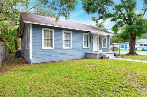 10012 Annette Ave, Tampa, FL 33612-8048