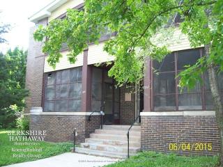 255 High St, Aurora, IL 60505-2772