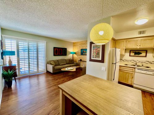 1589 Sunflower Ct, Palm Springs, CA 92262-9717