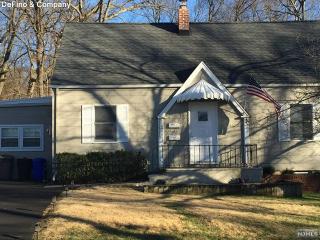 20 Calumet Ave, Oakland, NJ 07436-2914