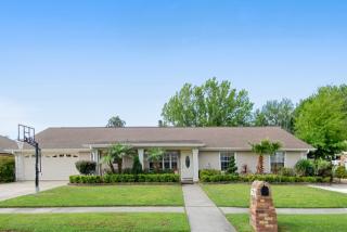 637 Carmenere Dr, Kenner, LA 70065-1107