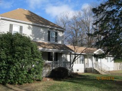 92 Dedham St, Newton, MA 02461-2136