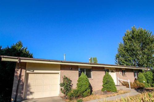 752 Ridgeview St, Pullman, WA 99163-2436