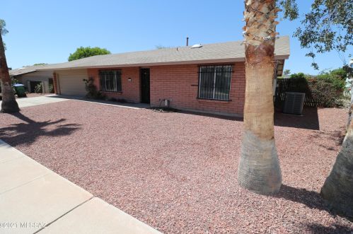 4770 Red Wolf Dr, Tucson, AZ 85742-8967