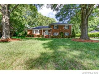 1213 Redcoat Dr, Charlotte, NC 28211-4745