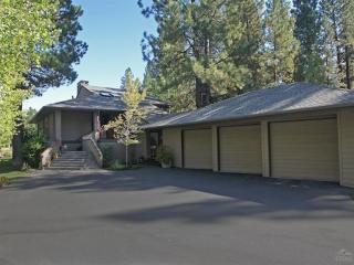 60754 Golf Vlg Loop, Bend OR  97702-9131 exterior