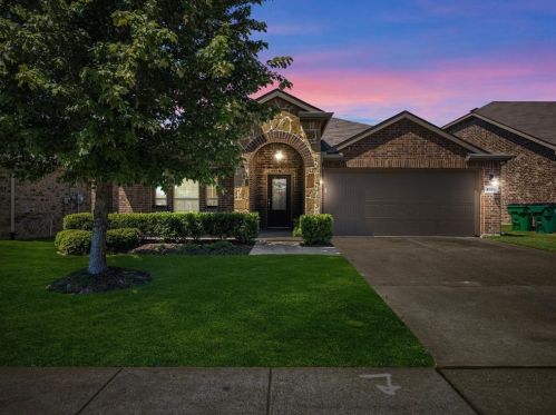 1024 Cheyenne Dr, Aubrey, TX 76227