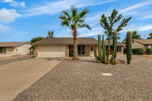 7050 Colonial Club Dr, Mesa, AZ 85208-1929