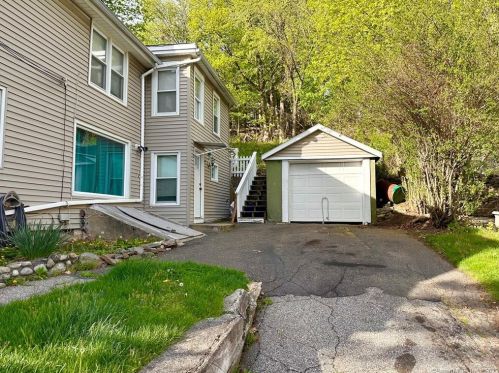 156 New Haven Ave, Derby CT  06418-2113 exterior