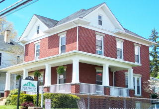 206 Center St, Princeton, WV 24740-2932