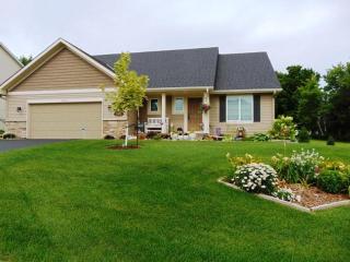 21428 Hytrail Cir, Lakeville, MN 55044-6036