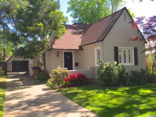 541 46th St, Sacramento, CA 95819-2826